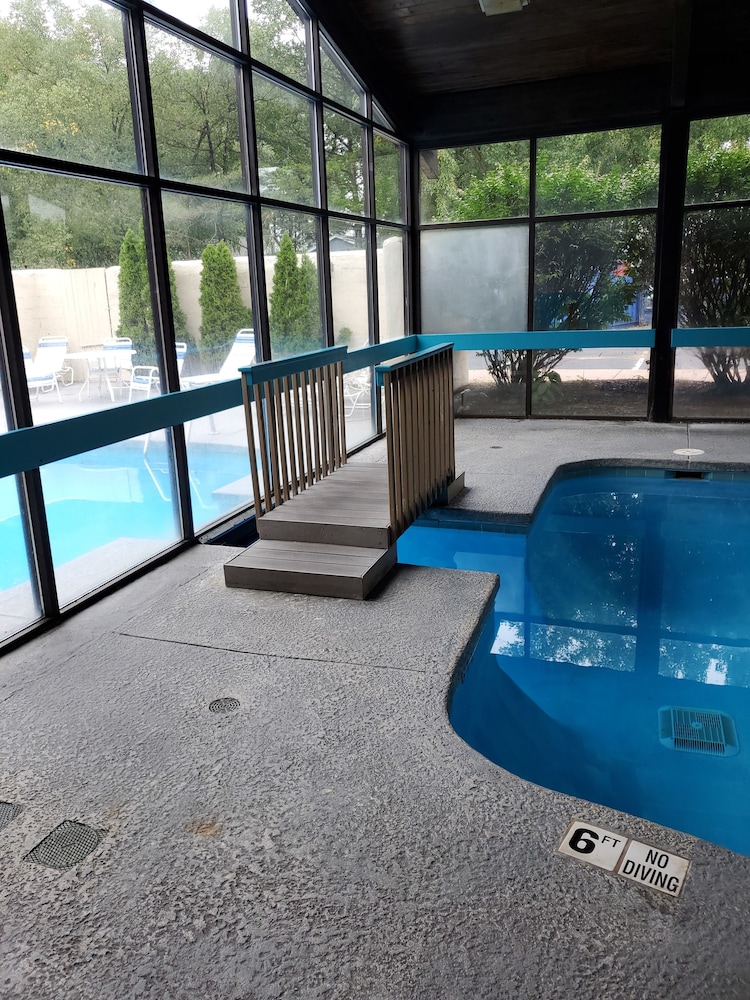 Pine Lake Resort and Banquets - photo 11