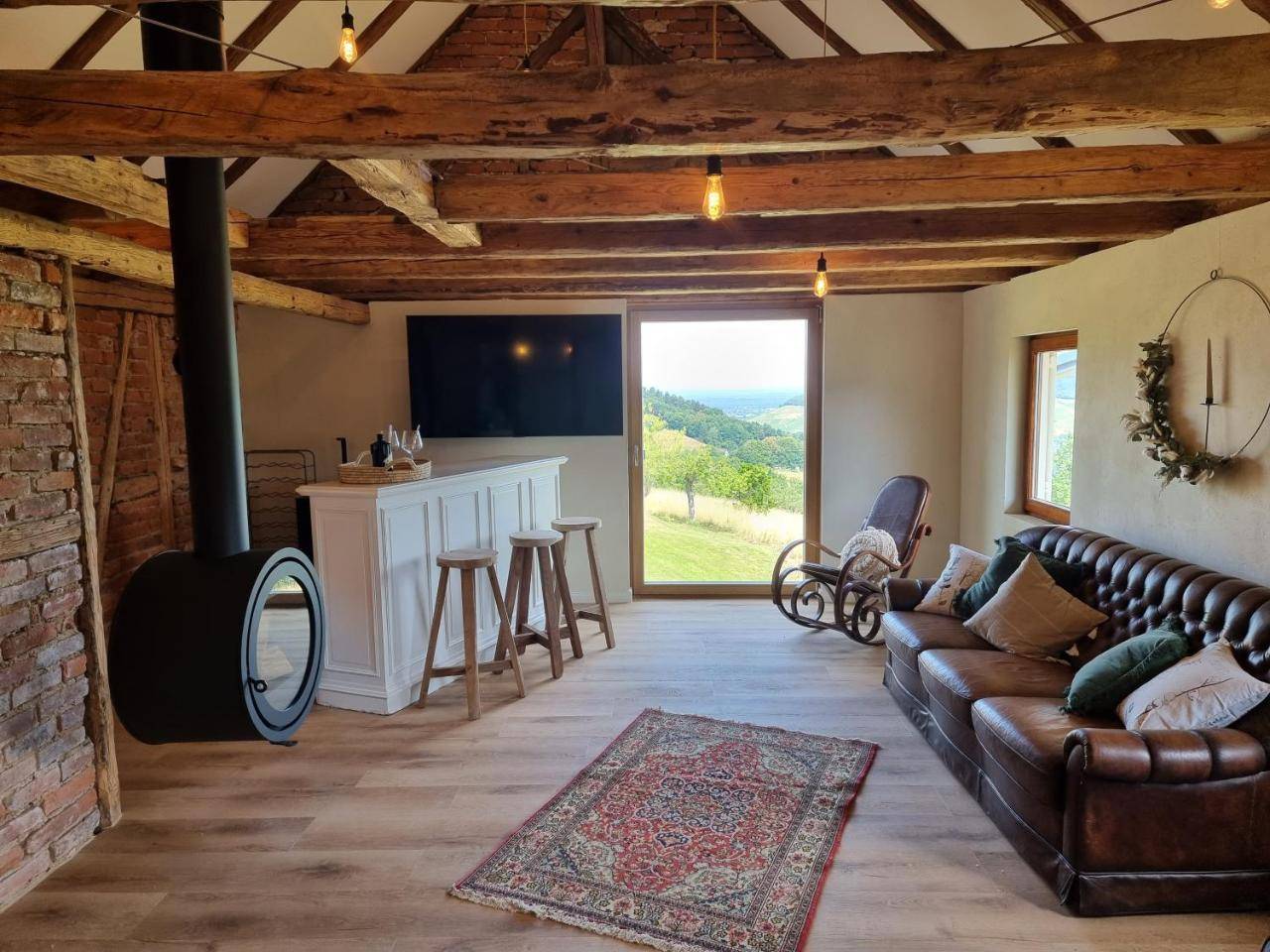 Haus Am Berg Mit Wellnessbereich Bar Und Panorama — 4-Star Luxury Hotel in Buhl, Germany