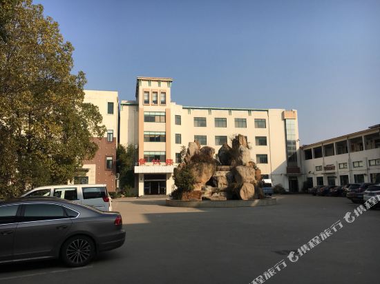 Tongbai Hotel — hotel in Tongbai Chengguanzhen