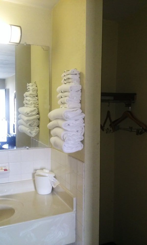 Sutton Lane Motel — Sutton — photo 2