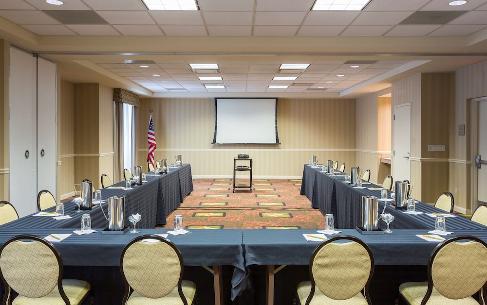 Hilton Garden Inn Saratoga Springs - photo 61