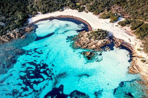 Villetta con vista mare spiaggia a 200 metri in Cannigione, Italy
