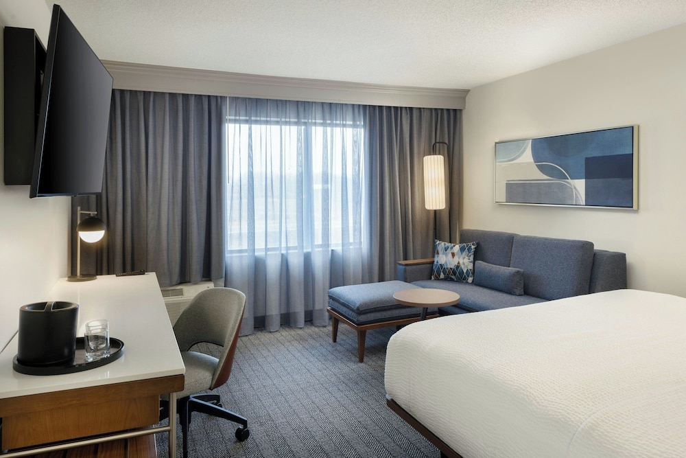 Courtyard by Marriott Springfield Airport - photo 13