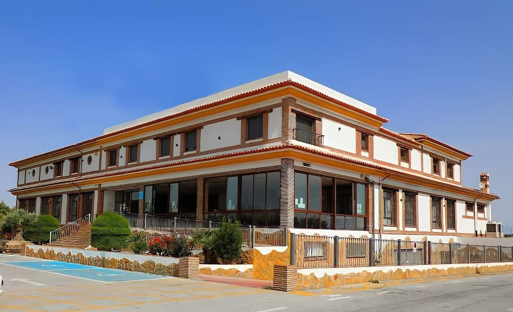 Hotel Restaurante Dama de Baza - carbon neutral hotel in Baza