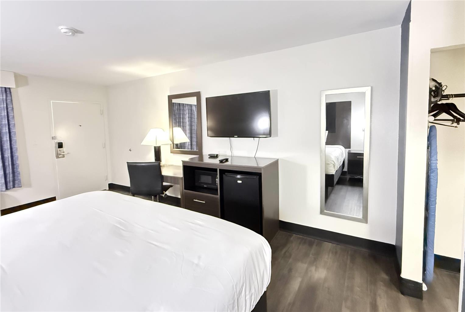 Baymont by Wyndham Tallahassee - photo 27