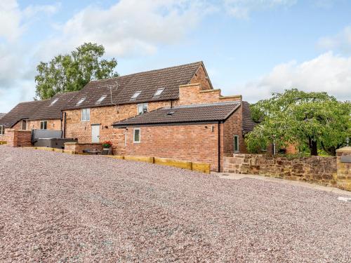 Tadpole Cottage At Frog Hall — 4-Star Luxury Hotel in Malpas, United Kingdom
