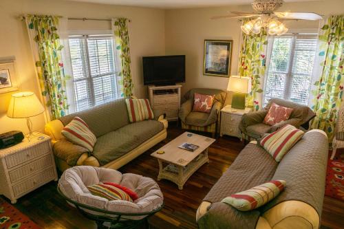 Beach Joy by Oak Island Accommodations - photo 24
