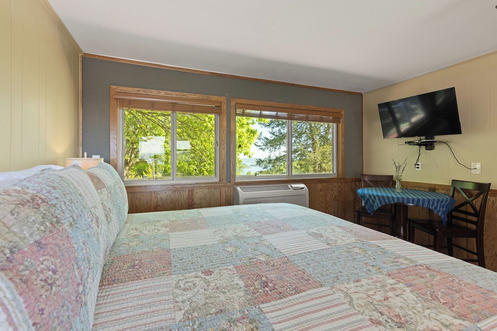 Beaver Lakeview Resort - photo 6