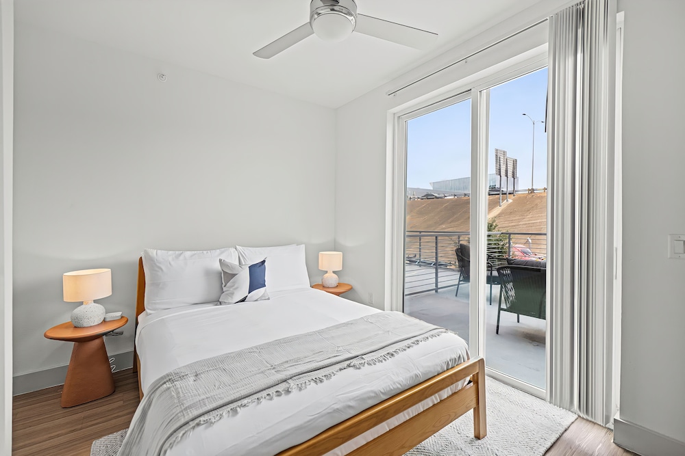 Placemakr Downtown Austin - photo 16