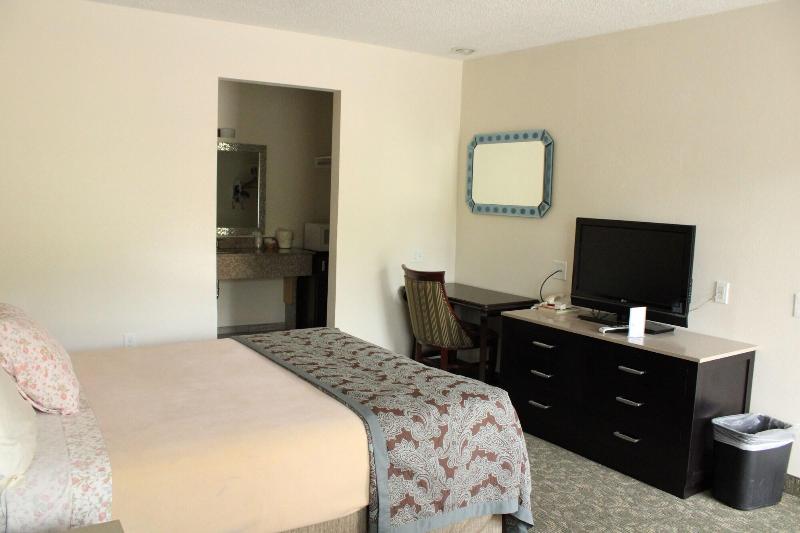 American Travel Inn - photo 18