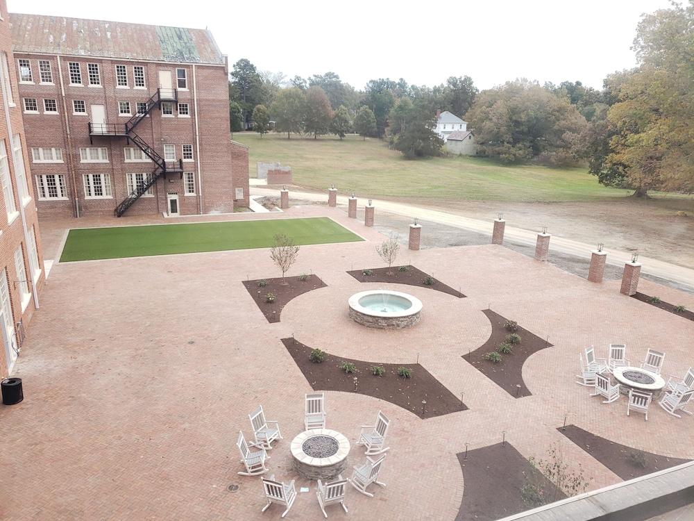 Inn at Blackstone - photo 4