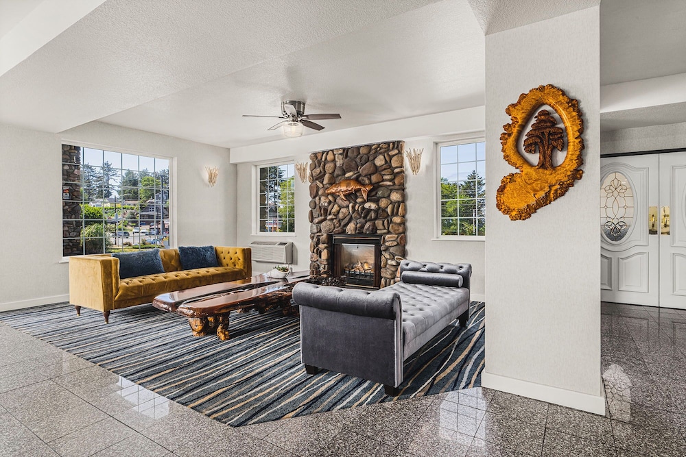The Ashley Inn & Suites - photo 11