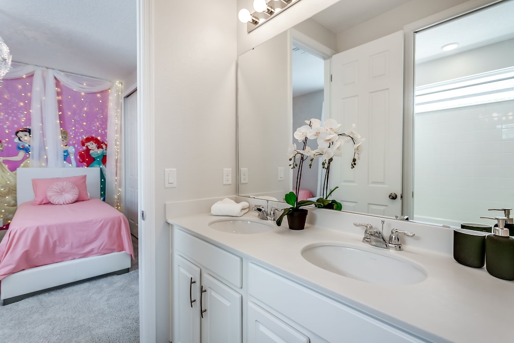1834cvt New Solara 9 Bedroom 6 Bathroom Resort - photo 17