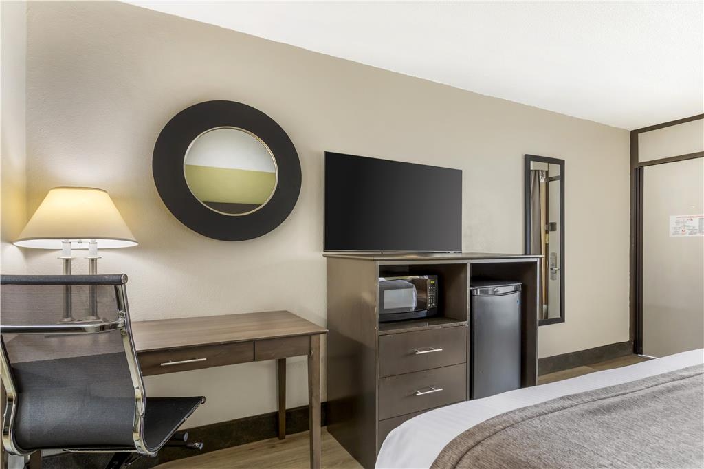 Best Western Asheville Blue Ridge Parkway - photo 20