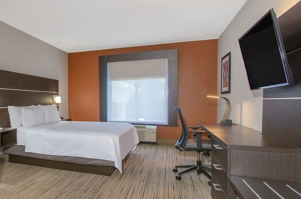 Holiday Inn Express Hotel & Suites Silver Springs Ocala by IHG - photo 10
