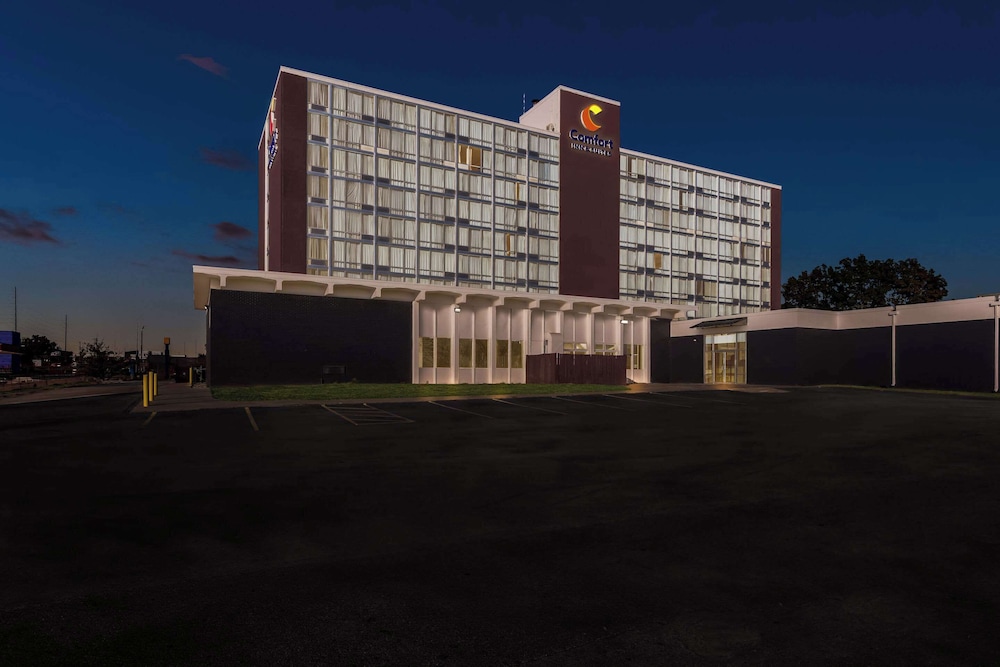 Comfort Inn & Suites Omaha Central - photo 34