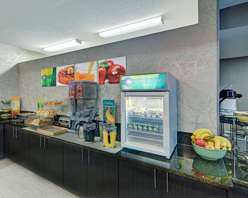 Quality Inn & Suites Grand Prairie South - photo 30