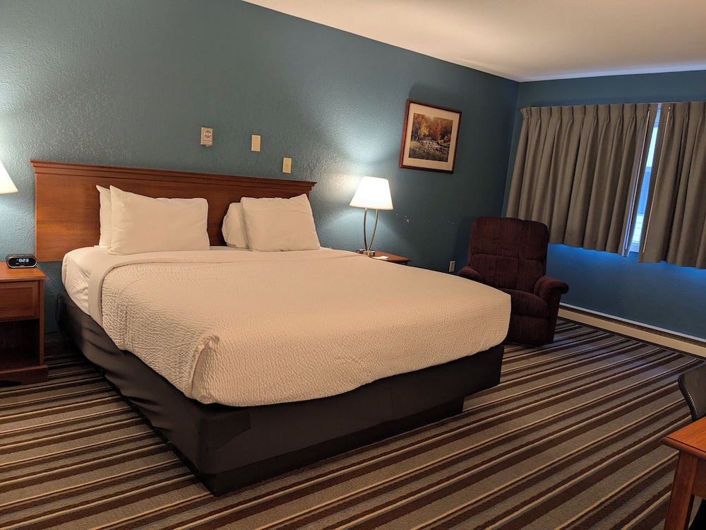 Magnuson Hotel Copper Crown - photo 21