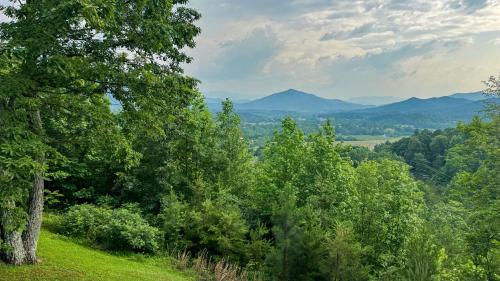 A Painted Pony — 4-Star Luxury Hotel in Sevierville, United States