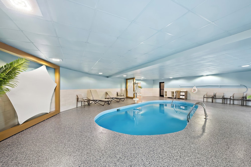 Holiday Inn Express & Suites Raleigh NE Medical Ctr Area by IHG - photo 34