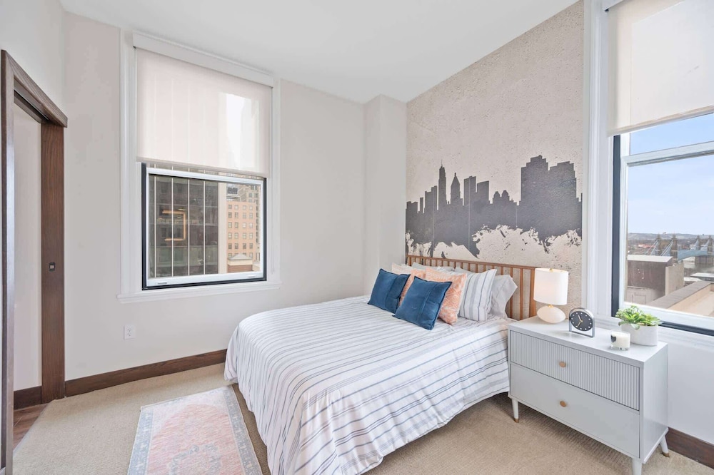 CozySuites Sky Central in Cincinnati, United States