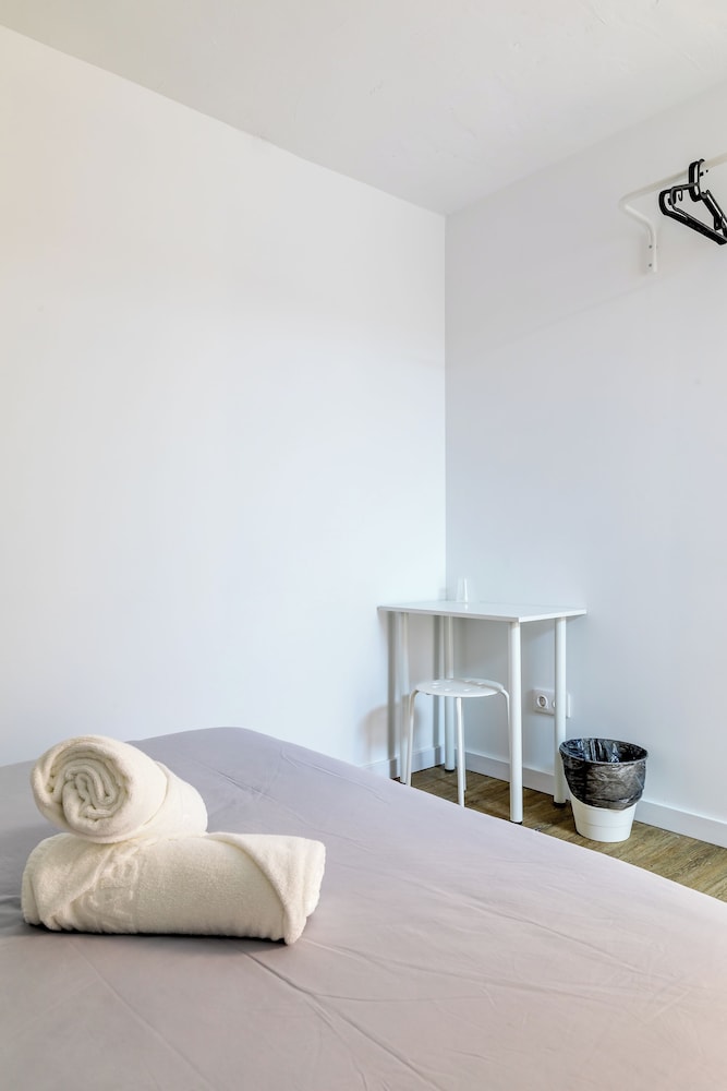 AYZ Princesa Auto check in property — Madrid — photo 3