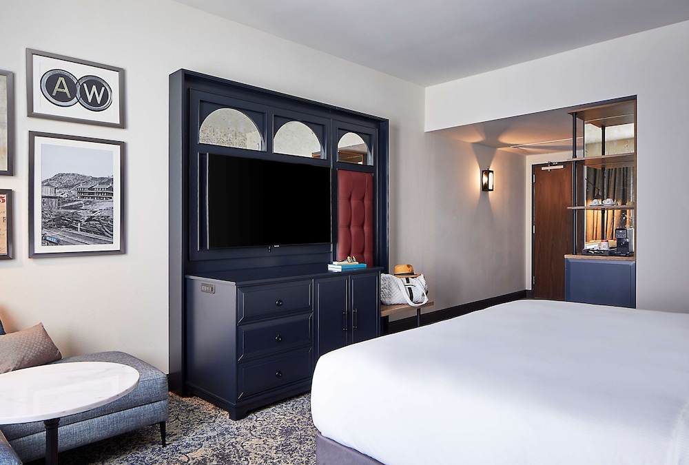 The Hamilton Alpharetta Curio Collection by Hilton - photo 17