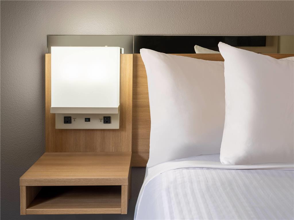 Microtel Inn & Suites by Wyndham Georgetown Lake - photo 31