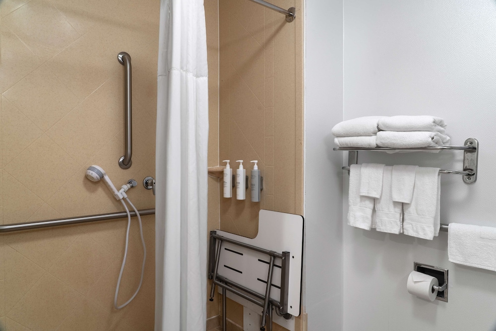 Hampton Inn South Kingstown Newport Area - photo 39