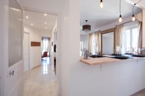 Place au manège — 4-Star Luxury Hotel in Marseille, France