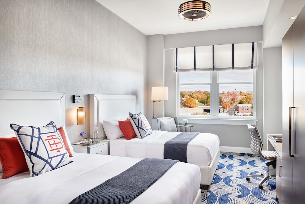 The Bristol Hotel - photo 4