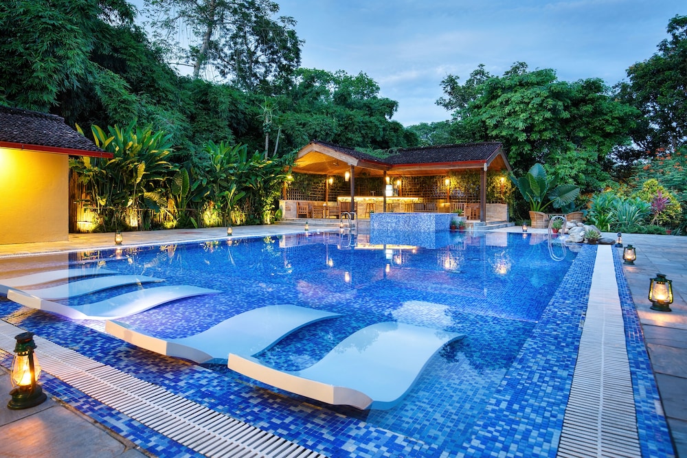 Green Mansions Jungle Resort in Bharatpur, Nepal