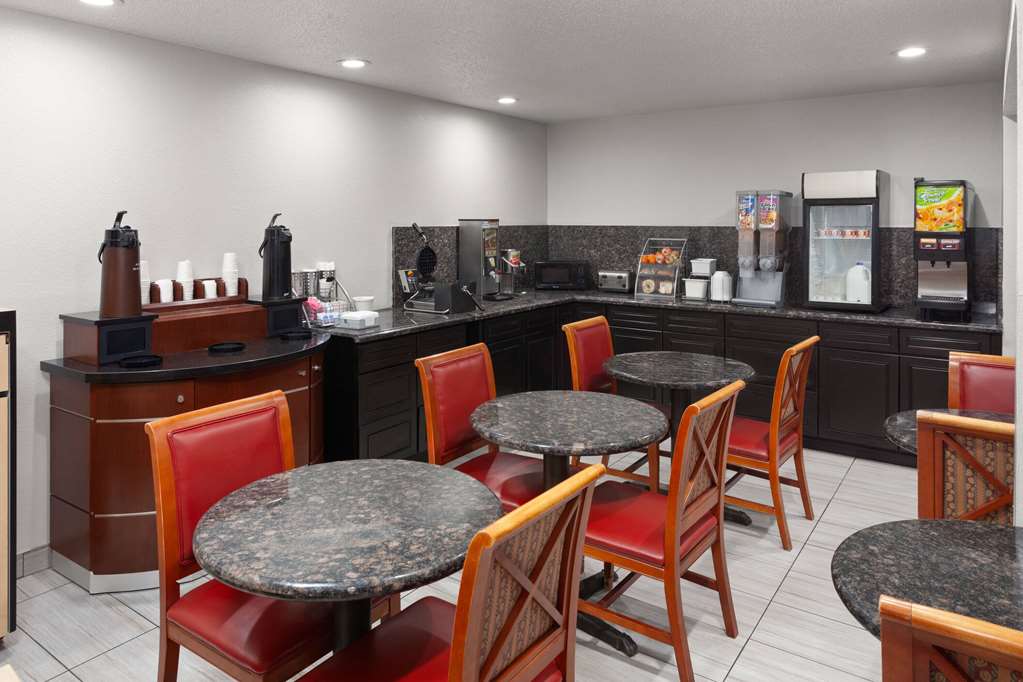 Super 8 by Wyndham Romeoville Bolingbrook - photo 25