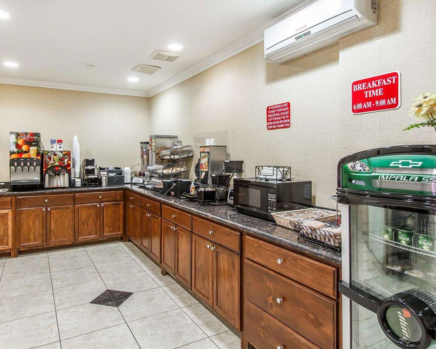 Super 8 by Wyndham Mesa Downtown Near Convention Center - photo 8