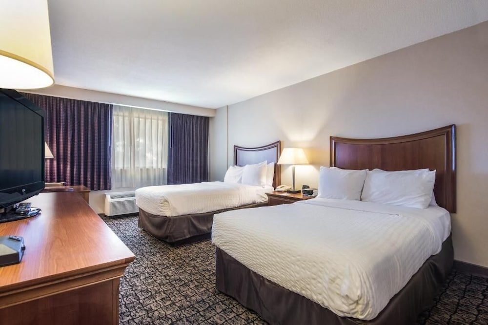 Clarion Inn Airport University - photo 14