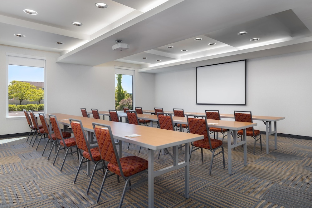 Home2 Suites by Hilton Idaho Falls - photo 32