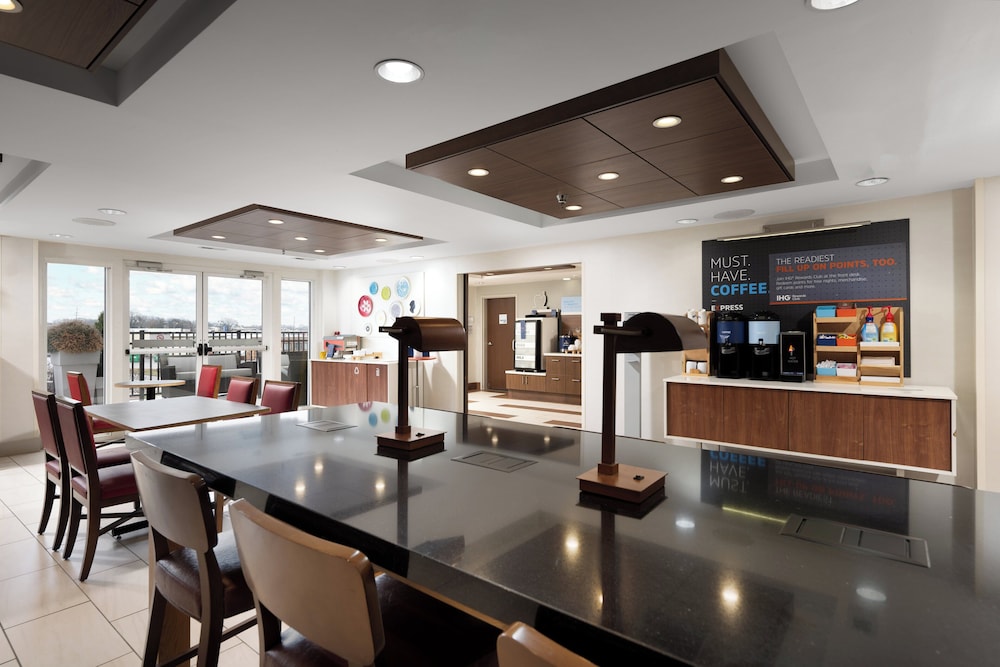 Holiday Inn Express Hotel & Suites Chattanooga Hixson by IHG - photo 60