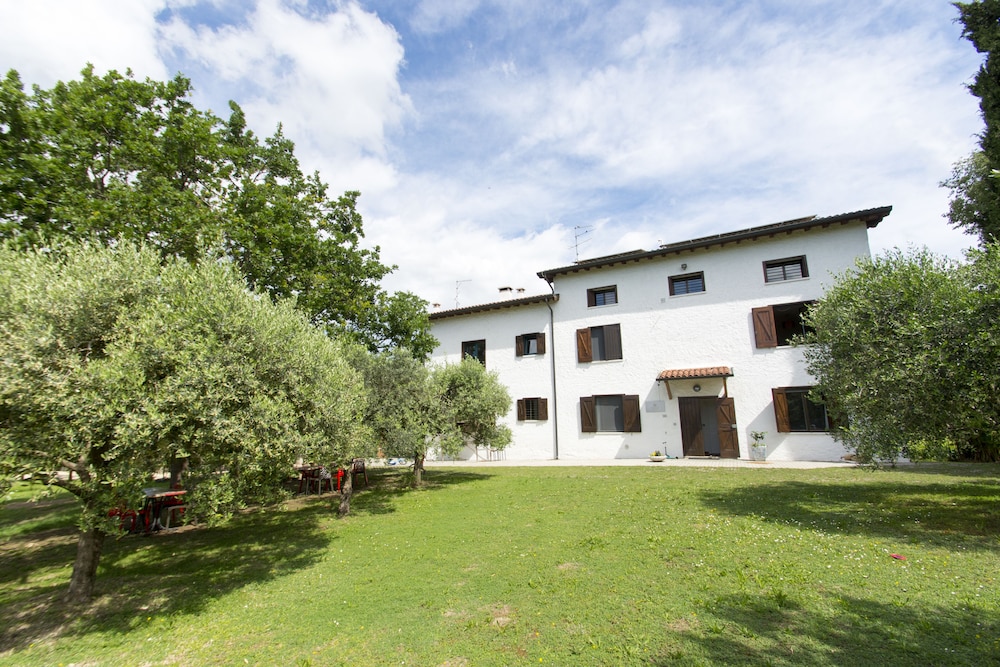 Tenuta EnGi — 4-Star Luxury Hotel in Sona, Italy