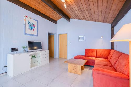 Ferienwohnpark Immenstaad Am Bodensee Satteldachhaus Typ 9 Sd 55 — Immenstaad Am Bodensee