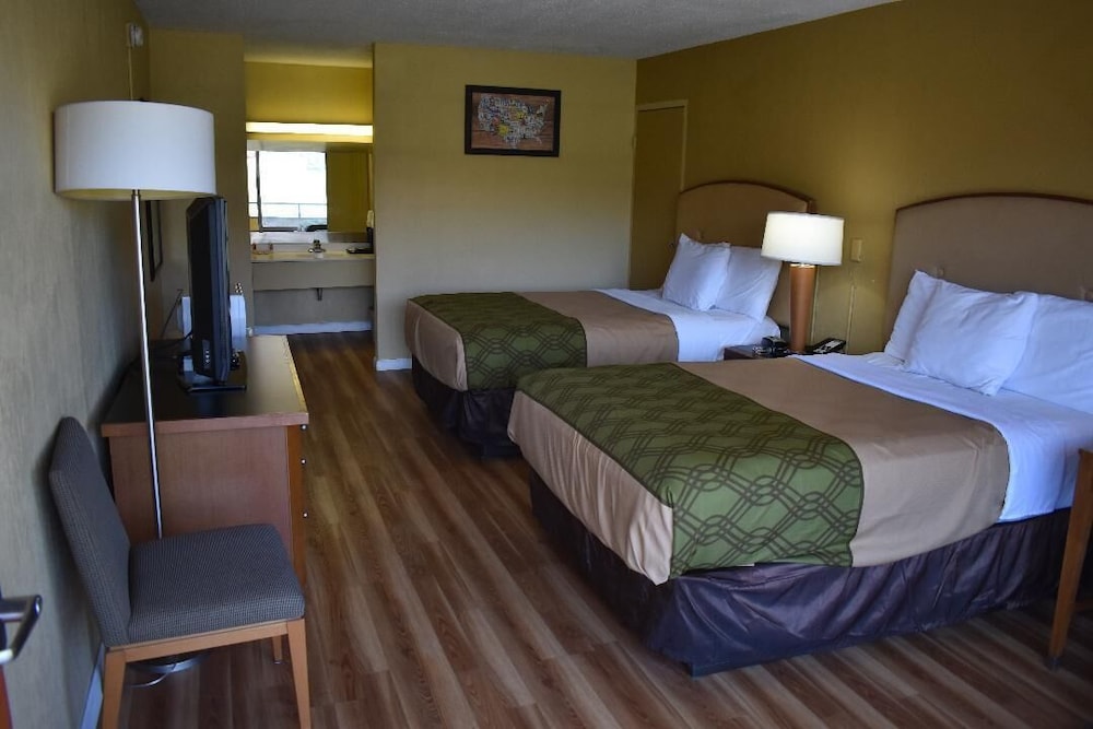 AmeriVu Inn & Suites Gilbertsville - photo 8