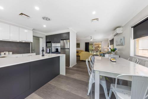 Pet Friendly home in Maroochydore — 4-Star Luxury Hotel in Maroochydore, Australia