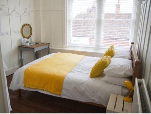 Kings Head - carbon neutral hotel in Ashford