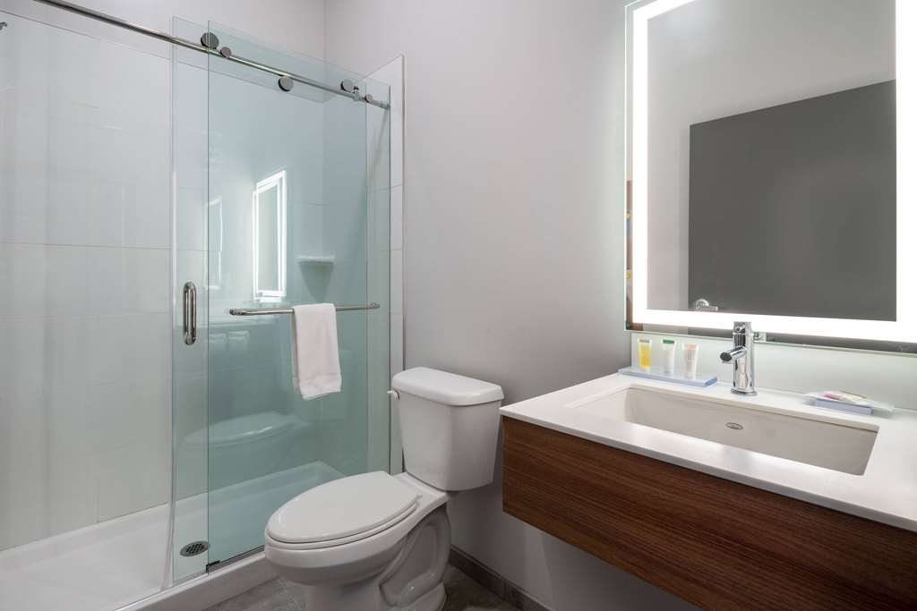 Microtel Inn & Suites by Wyndham Winchester - photo 25