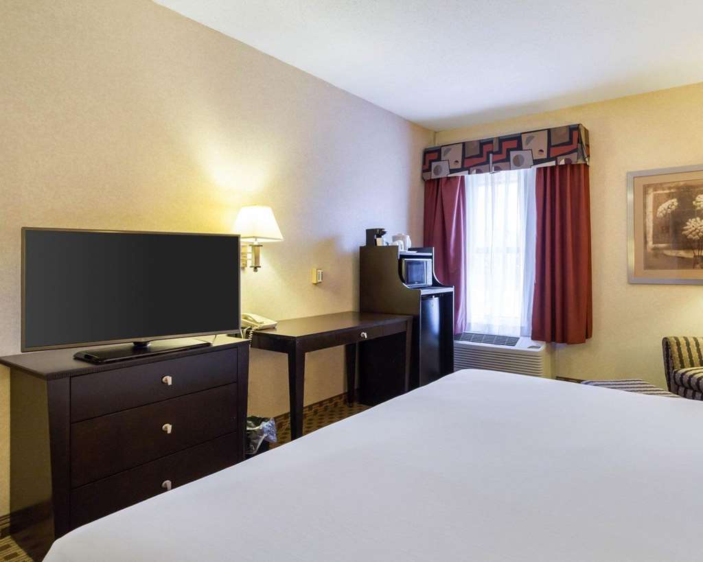 Quality Inn & Suites Oakwood Village Cleveland South - photo 16