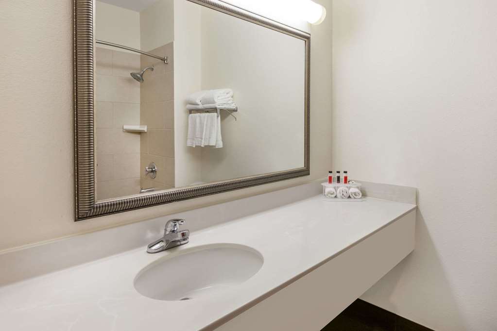 Baymont by Wyndham Chelsea - photo 9