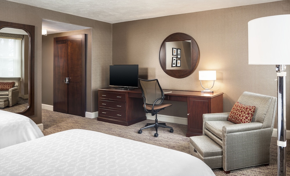 Sheraton Commander Hotel - photo 5