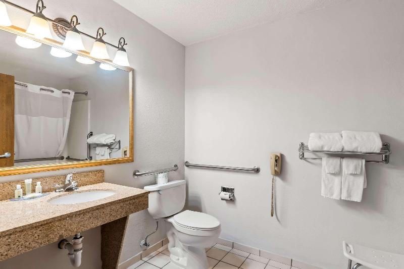 Quality Inn Sidney I 80 - photo 4