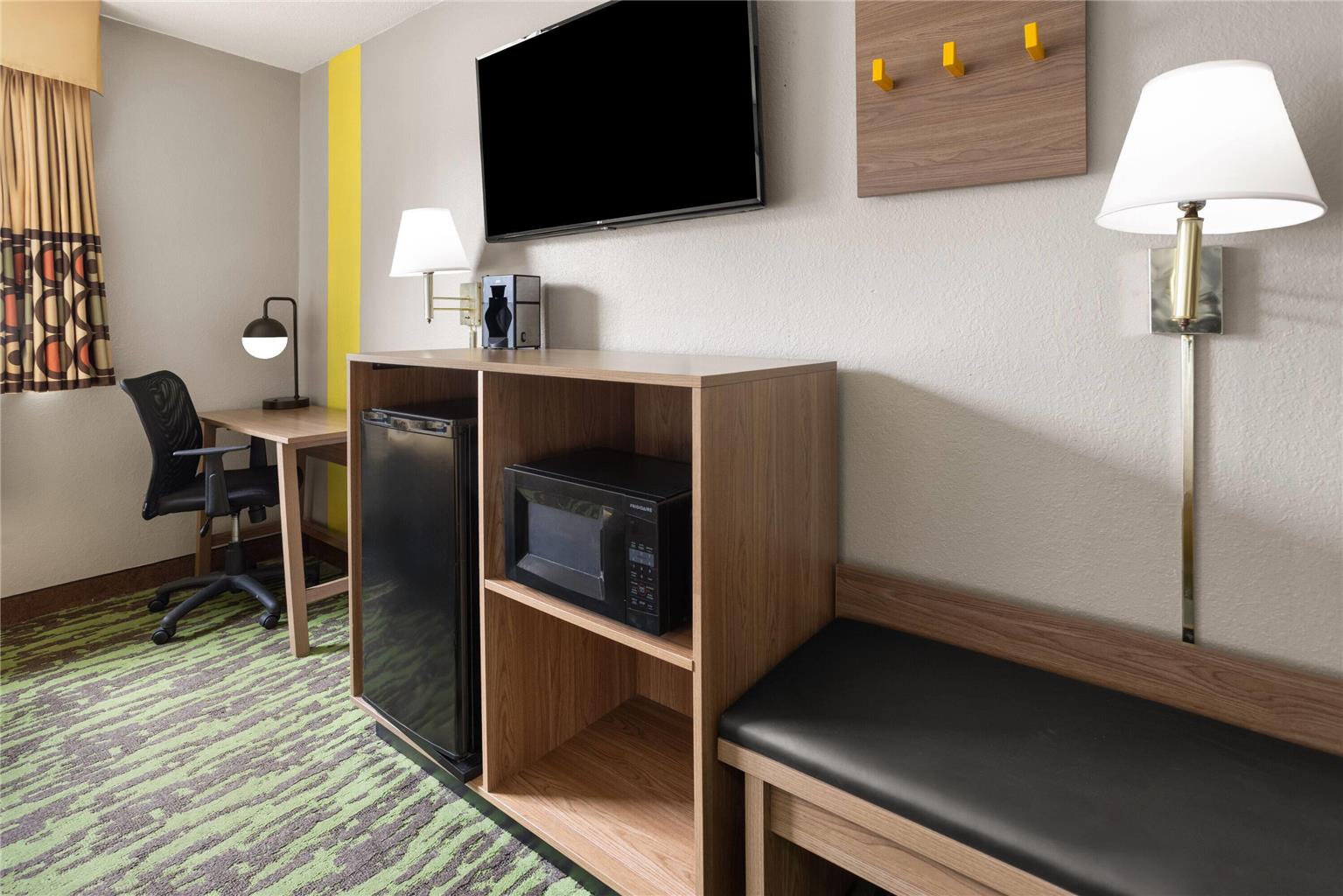 Super 8 by Wyndham New Stanton - photo 19