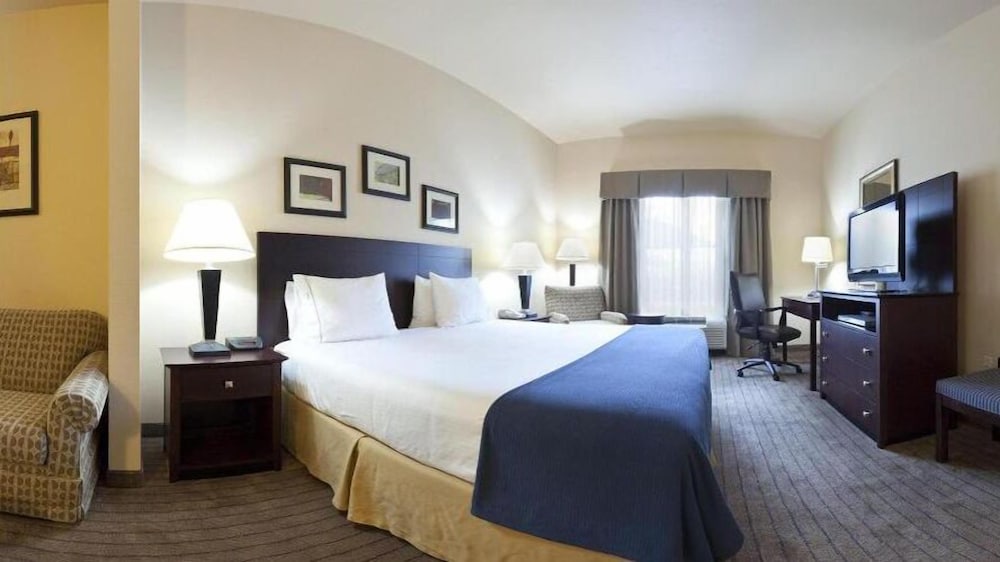 Holiday Inn Express & Suites Marshall by IHG - photo 10
