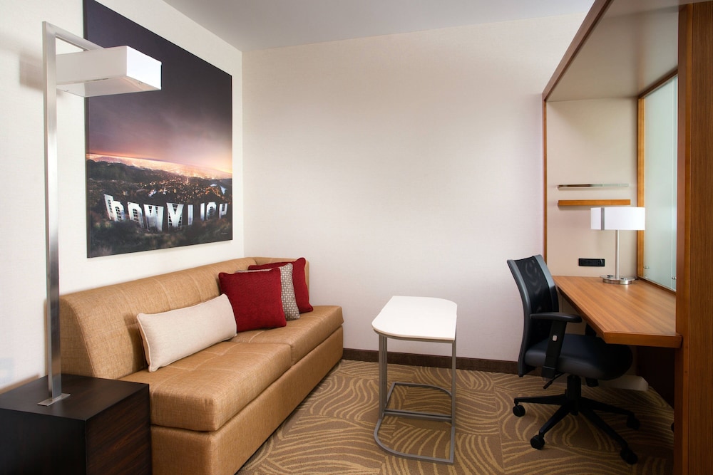 SpringHill Suites Los Angeles Burbank Downtown - photo 19